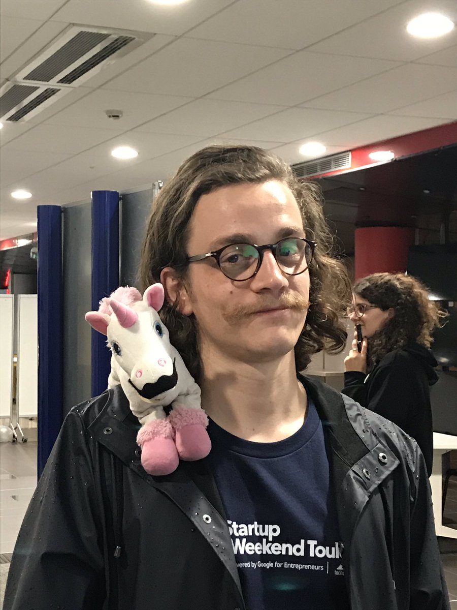 swtoulon's tweet photo. Trouvez les 7 différences #unicorn #swtln2018 #movember https://t.co/pvdrKAweOW