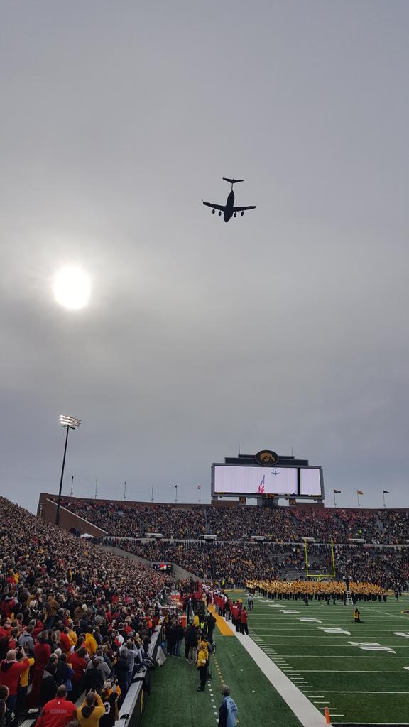 slnorby's tweet photo. Large and low. Thank you for your service #airforce #FightforIowa https://t.co/5HWKOxbLqd