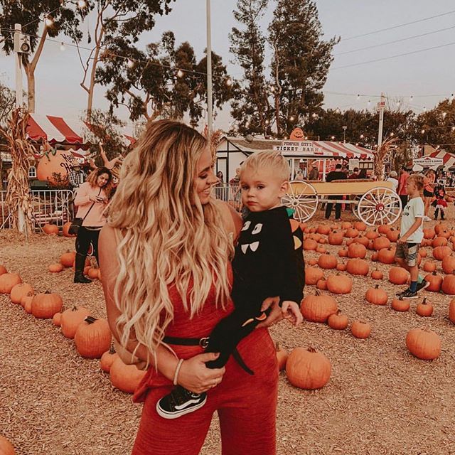 SirahTheLabel's tweet photo. Happy Monday everyone! Feeling all the thanksgiving vibes from this hottie and her little 🦃 What are you thankful for?! Comment below👇🏼https://t.co/0VjiOz7v6o https://t.co/1z5xa2aFbc