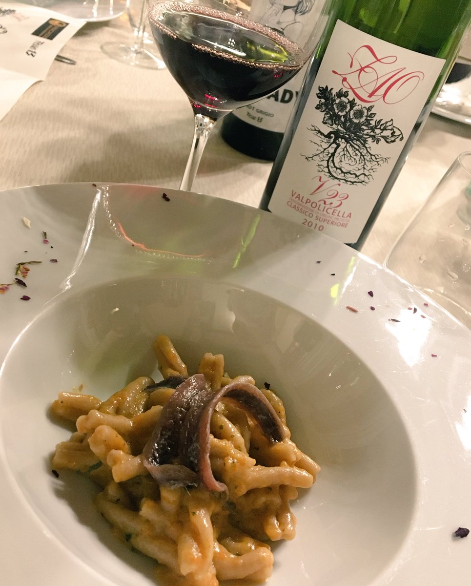 Il nostro #valpolicella <a href="/zaowine/">zao wine</a> abbinato a caserecci integrali #fracasso con crema di peperoni e acciughe... tante eccellenze alimentari per una serata a favore di #PastaPestoDay e #genova