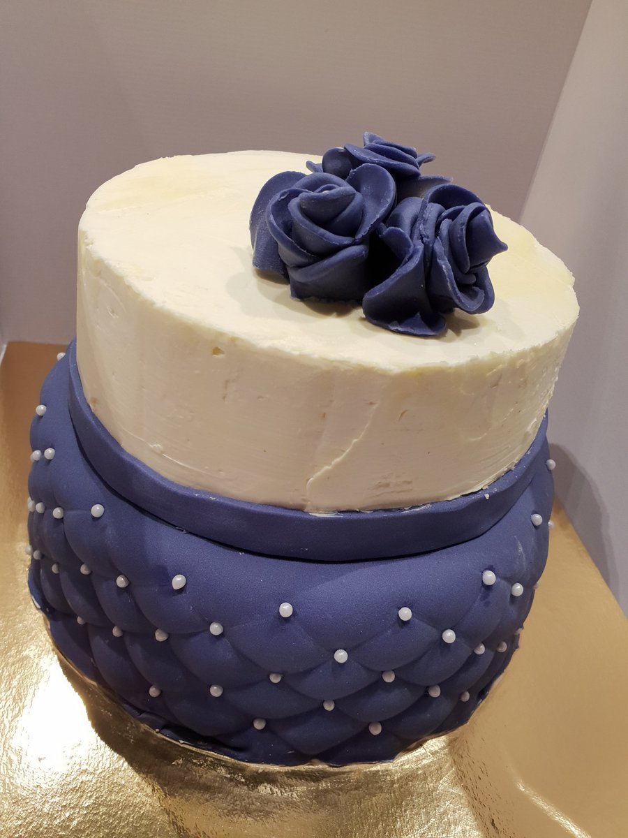 Berlin_Legal's tweet photo. #selbstgemacht
Lecker #Backkurs
#stolz https://t.co/mbTraXX65B