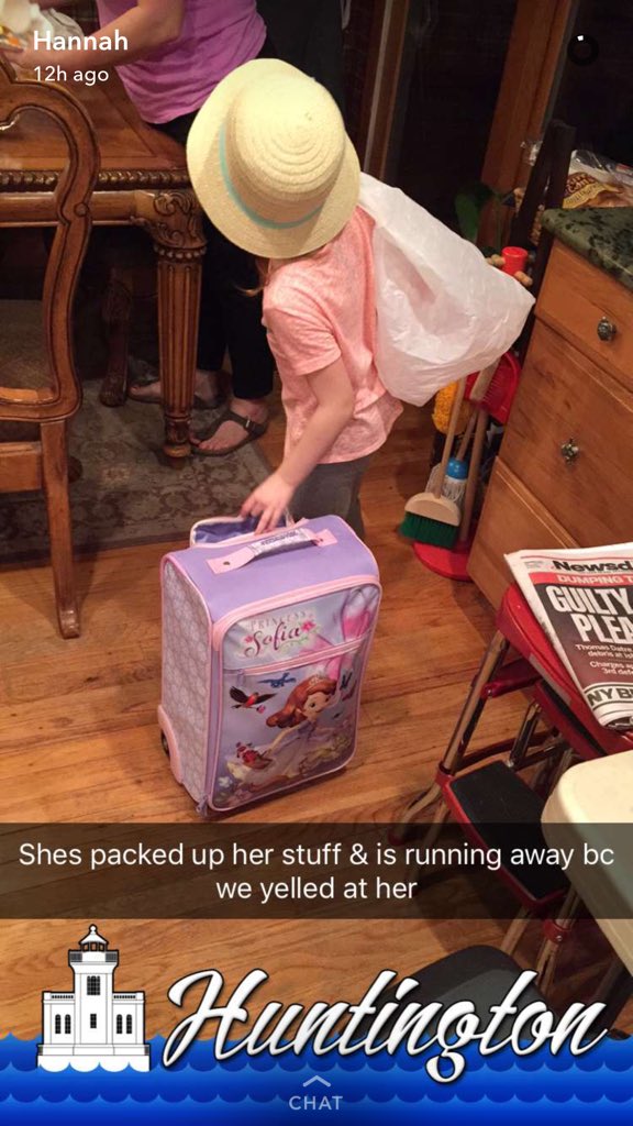 Ro_Gandarillas7's tweet photo. LMAO MY LITTLE COUSIN TRIED TO RUN AWAY https://t.co/T5YVeJ54Gm