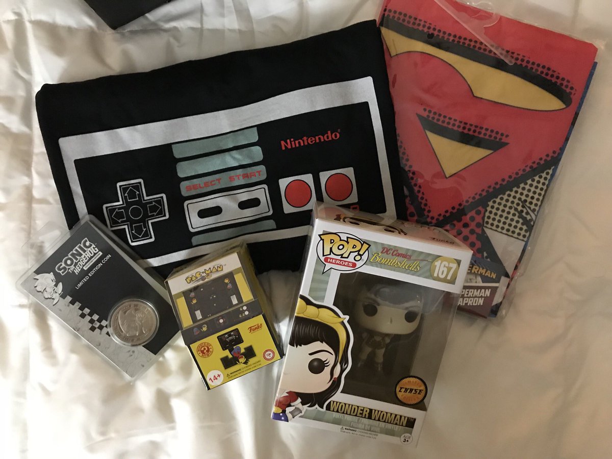 jlturman's tweet image. Awesome box this month @mygeekbox! 📦 #spoileralert #spoiler #mygeekbox #mygeekboxunboxing #nerd #nerdygirls #geek #geekgirl #geekstuff #popculture #mygeekboxnovember