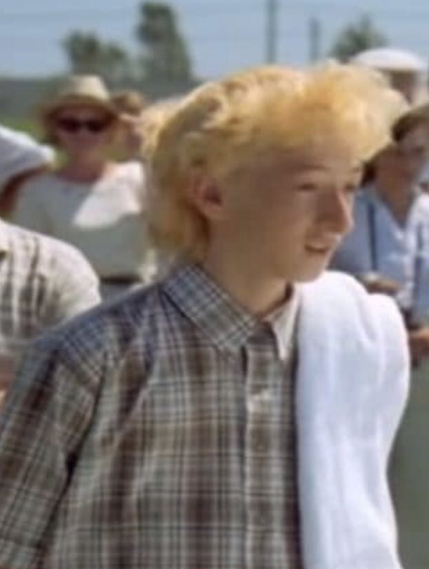 bee_rad19's tweet photo. This would be a lot more interesting if both players had each of Happy Gilmore’s caddies on their bags... #TheMatch https://t.co/m9JabArthS