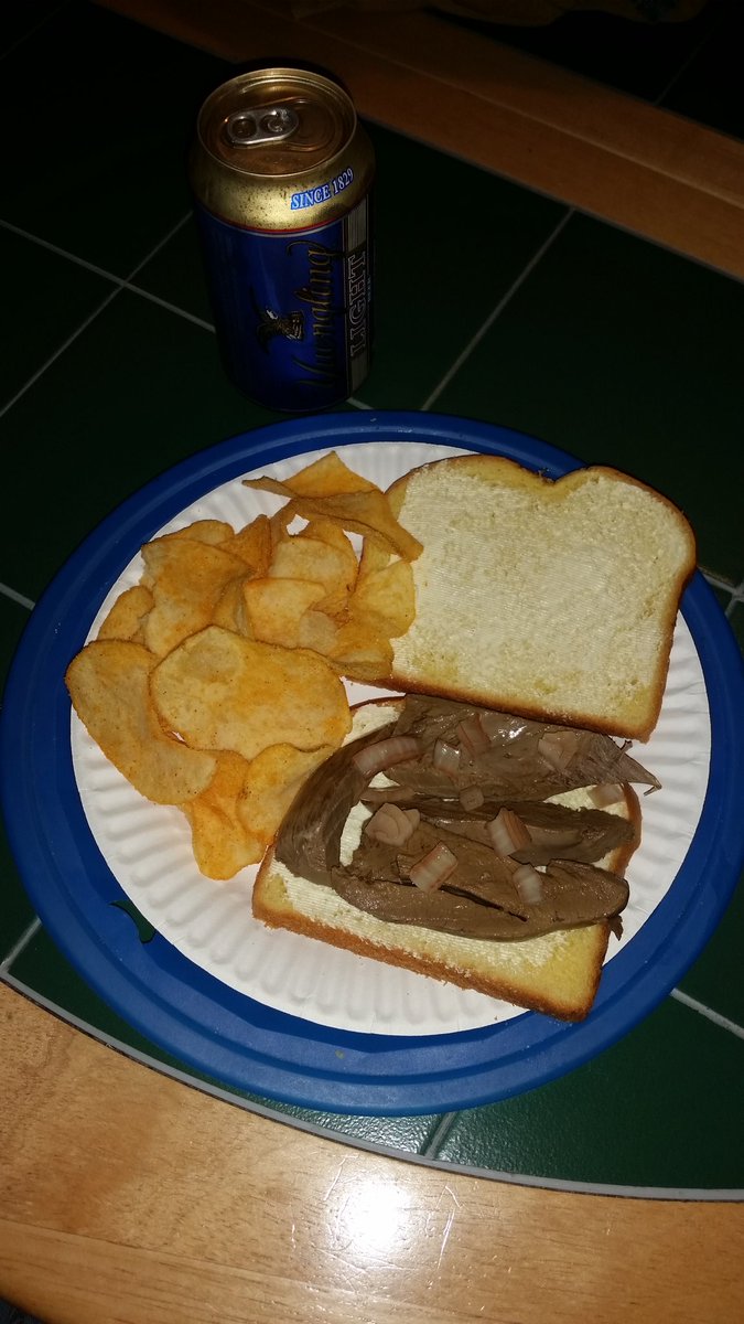 1971stevejones1's tweet photo. @AshleyStremme I know you can appreciate this, pickled deer heart sandwich,  middleswarth BBQ chips and a Yuengling https://t.co/fTIBVSRTDE
