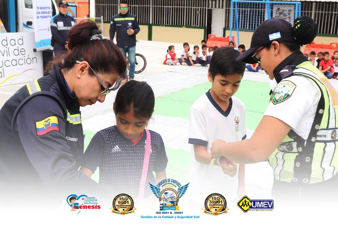SCHP_TARQUI's tweet photo. |UNIDAD MOVIL LLEGÓ A JOSÉ MARÍA SANTANA|

Continúams llegando a más instituciones, visitamos la #UEJoseMariaSantana y pasamos un interactiva mañana jugando con los niños y enseñando reglas de #SeguridadVial. #PactoNacional https://t.co/VvdgfoxuJb