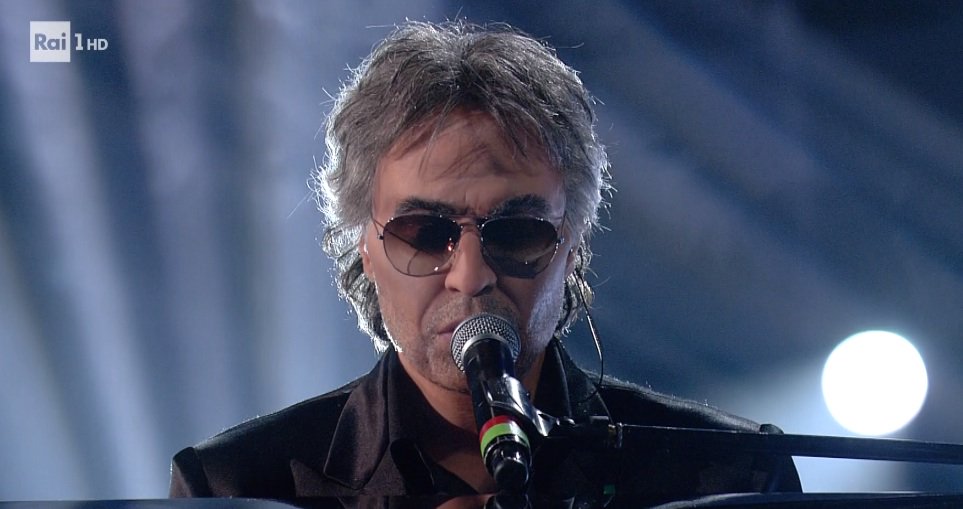 MarioManca's tweet photo. Federico Angelucci da brividi come sempre. La sua capacità di passare da Mina alla Minnelli e, ora, a Bocelli pare la cosa più naturale del mondo. Possibile solo ai professionisti veri. #taleequaleshow https://t.co/PTcG2hUHGx