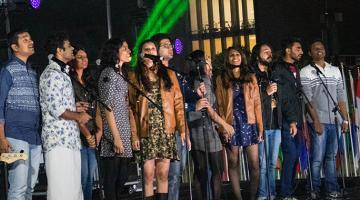 ASUStudentLife's tweet photo. Several hundred people attended Arizona State University’s International Night on Nov. 16, the largest cultural festival on campus. @asu_cis 
https://t.co/cSHUJf8Sfo https://t.co/MFgCrqeWyR