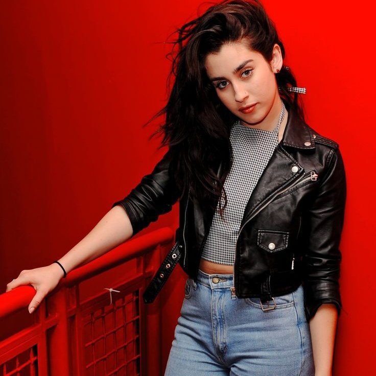 LJaguarsMXtwo's tweet photo. Hola @alfa913fm ! Nos encantaría escuchar la nueva canción de @LaurenJauregui - #Expectations Muchas Gracias 🖤 #ExpectationsLATAM https://t.co/SywEx9RPdm