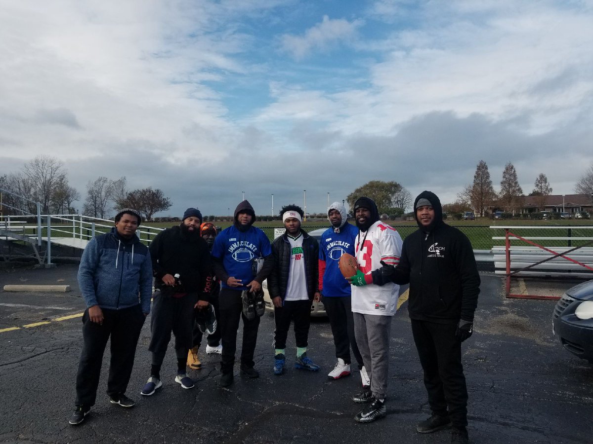 King_GSpitta's tweet image. Turkey Bowl with the family. Who was the MVP? Who got the football? 😎 MVP MVP MVP #6TotalTouchdowns #2Interceptions #1Pick6