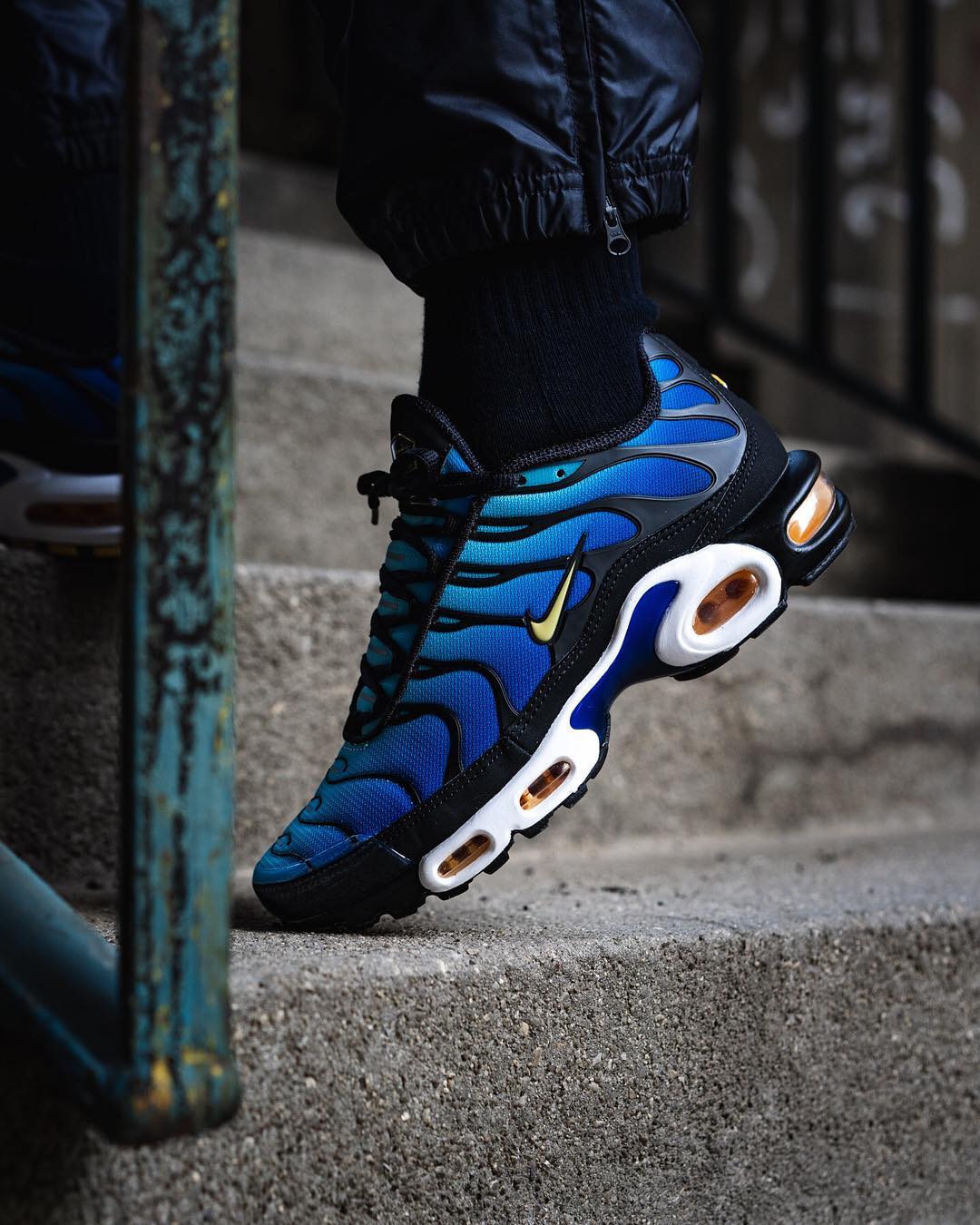 Air max plus og hyper blue shirt 2025