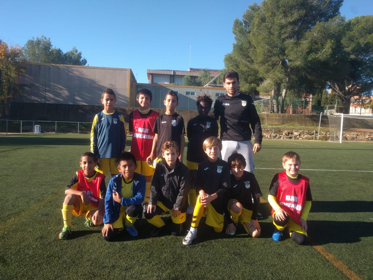 /BENJAMÍN/

SALLE TARRAGONA 2
UD SAN SALVADOR 5

Habla el míster : "Primera parte no jugamos a nada y el equipo rival tuvo varias ocasiones claras pero por suerte no nos marcaron, en la segunda nos pusimos por delante y nos empataron acto seguido.
