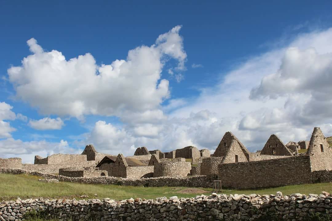 #Kanamarka #ESPINAR province of #Cusco #Peru
Better than waiting in line for #machupicchu:)
#peruvianculture #PeruTheRichestCountry #wanderlust #traveltips
#Travel #travelinspires
#skies #nature
Book a tour now: http://espinarperu.com
@Havenlust @clairesturz @visitperu3