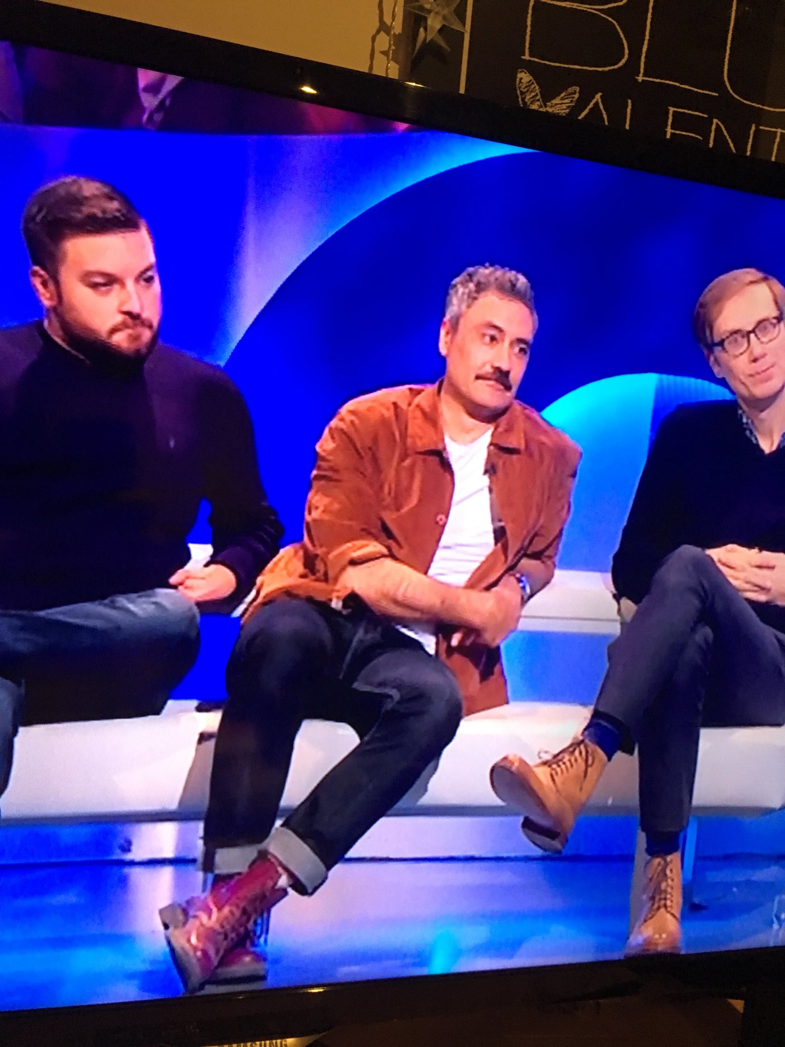 Emma Fraser on X: Turn on the TV to find Taika Waititi looking 🔥😍 on The  Last Leg. One of the only dudes that can make a tache work for him.  t.coeGmfmW6fNY 