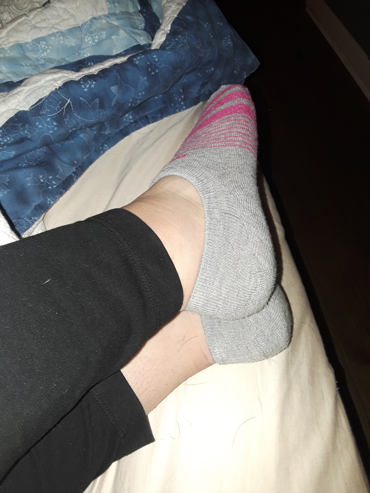 amateur spread legs dirty  socks  / X
