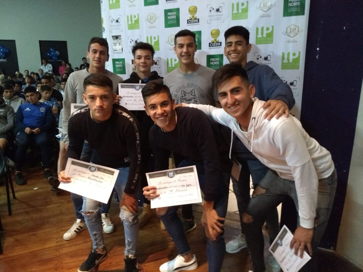 InferioresP's tweet photo. #GELP #FiestasIP🎉Premiados 🏅

#4ta: Estanislao Jara y Martín Robaina
#5ta: Francisco Cairo
#6ta: Alan Lescano
#7ma: AFA Alan Gigena METRO: Matías Valenti
#8va: AFA Guillermo Gómez Acosta METRO: Martín López
#9na: AFA Lautaro Álvarez y Luciano Acosta METRO: Jeremías Caballero https://t.co/Ht8kr3E7ib