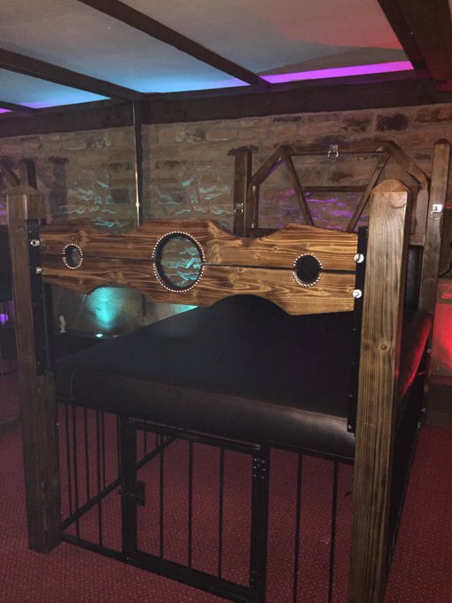 2 pic. Loving this new bondage bed..... https://t.co/aS1zMpZ4ve