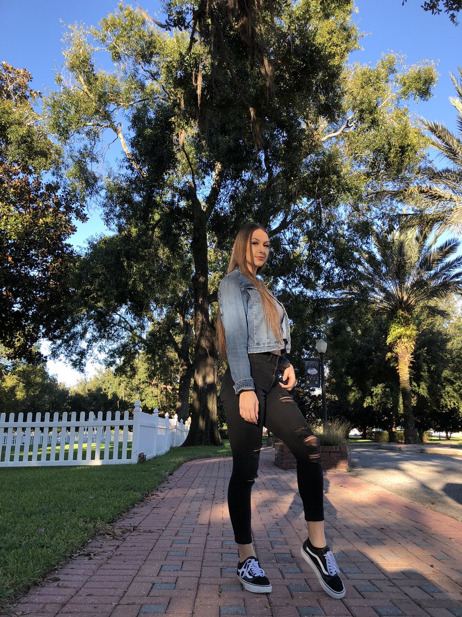 ashlynn tweet media