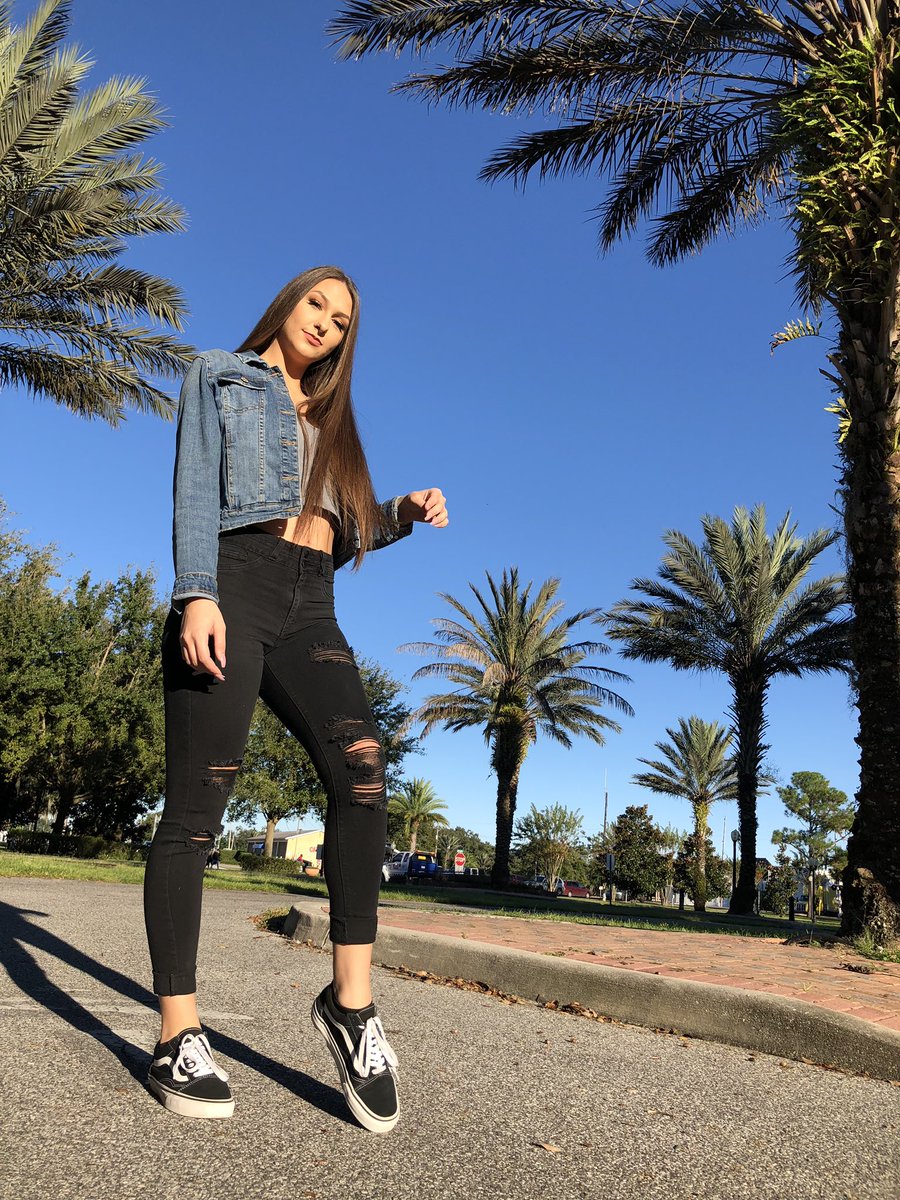 ashlynn tweet media