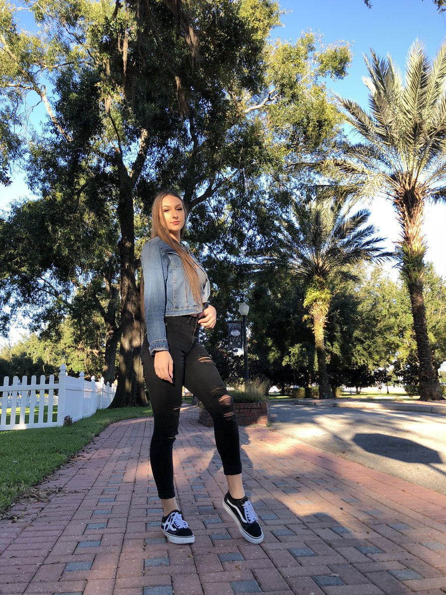 ashlynn tweet media