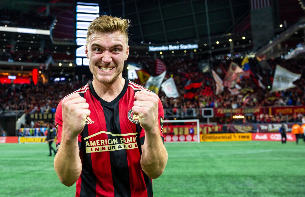 😆⚽

RT if you'll be at <a href="/MBStadium/">Mercedes-Benz Stadium</a> Sunday
Like if you'll be watching from home