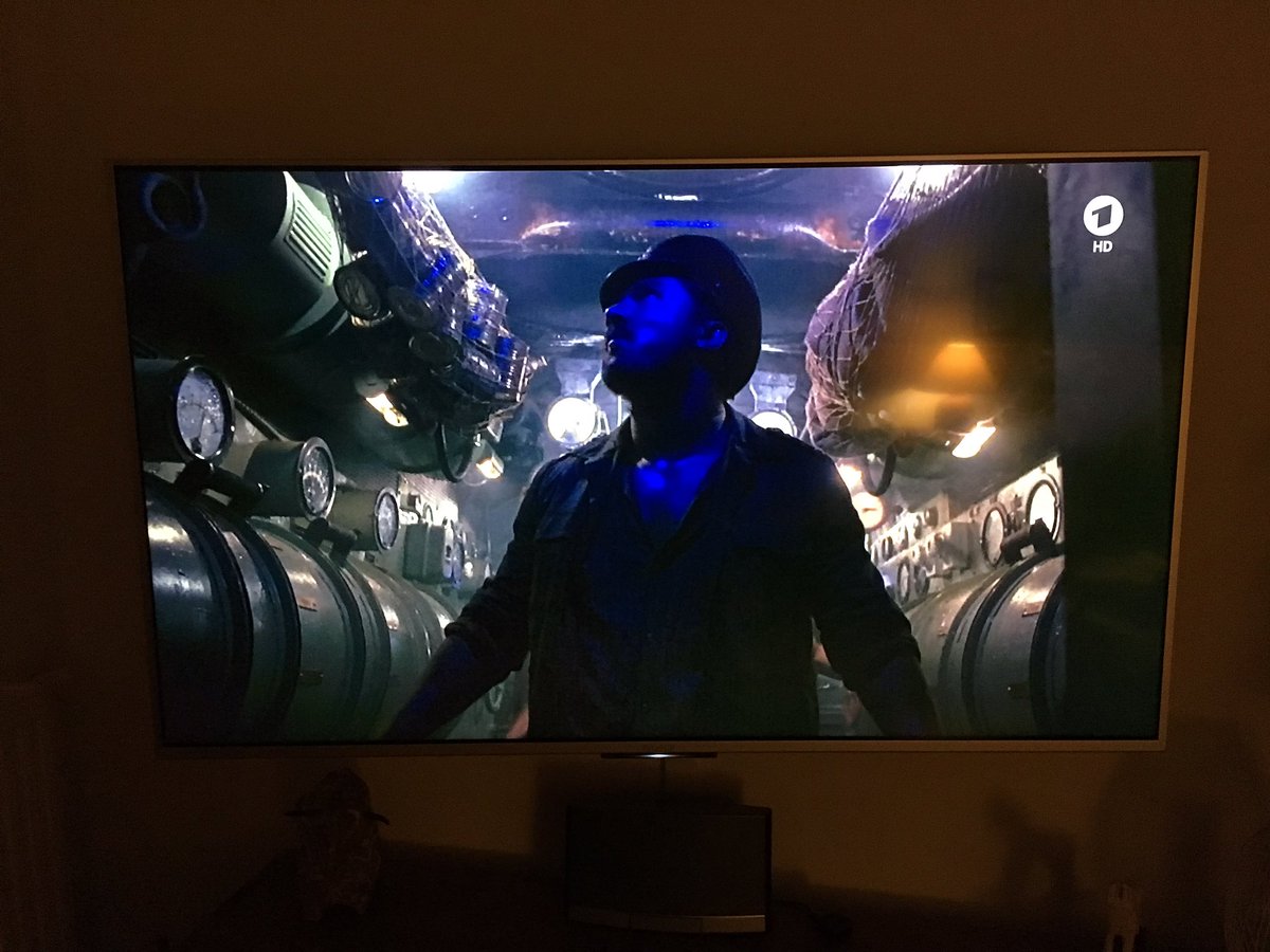 SchuhChristoph's tweet photo. Schau gerade auf @ard #DasBoot #DirectorsCut - unfassbar toller Film mit #Prochnow #Grönemeyer #Ochsenknecht & Co. Und immer dieses #Sonar...einfach sensationeller #Film! https://t.co/LyKioN1gEl