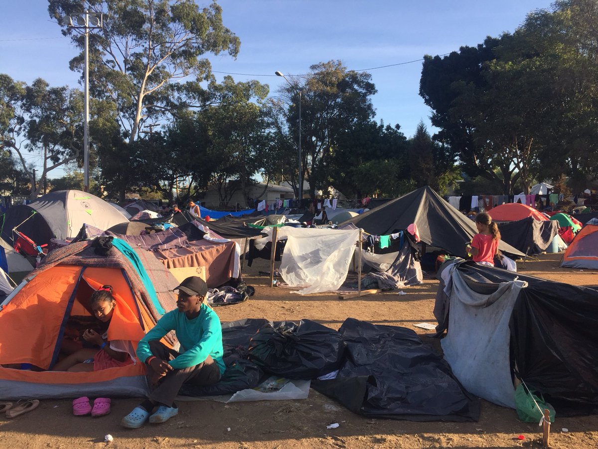 Mexico agrees to keep caravan illegals until asylum hearings