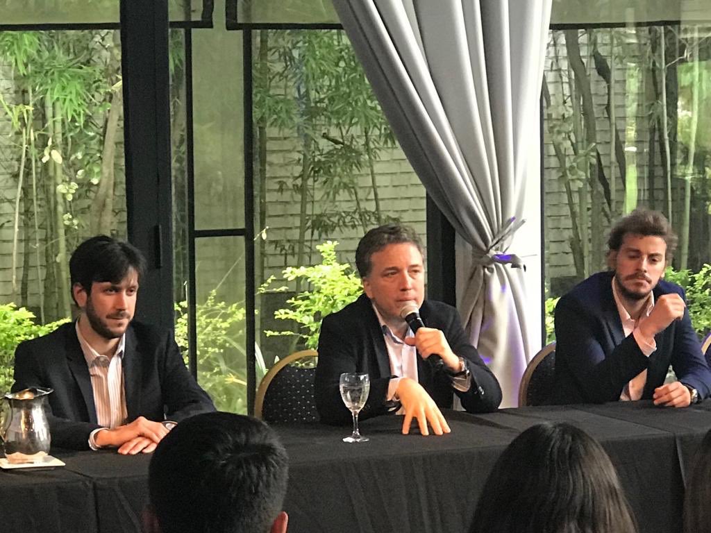 NachoDevitt's tweet image. Hoy junto a @LaGeneracionArg tuvimos encuentros con @marquitospena @NicoDujovne y @horaciorlarreta !!. Todo un éxito!! #LGFederal