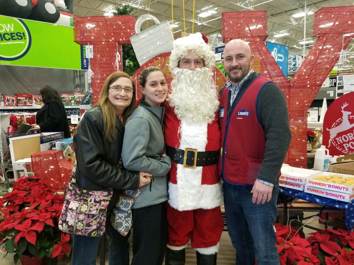 lowes_westhazle's tweet photo. Tis the season! Bring your family and meet ours. Fresh 🌲 and great priced 🎁. Take a photo and share it on our page. #Lowes #SANTAiscoming #BlackFriday #Christmas #Christmasgifts #family #ChristmasCountdown #christmasdecorations https://t.co/46IwD7vshd