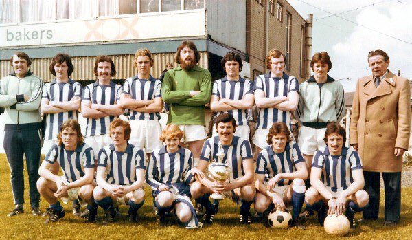 FootballThen's tweet image. Classic image of the 1977 Irish Cup winners Coleraine FC. #CFC #ColeraineFC @ColeraineFC