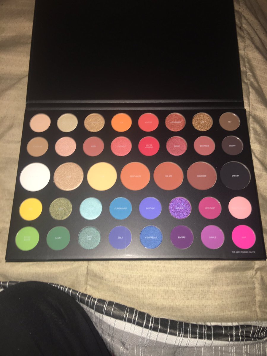 Clark_Kent28's tweet photo. I got my @jamescharles pallet with @MorpheBrushes 😁😁😁. #JamesCharlesXMorphe https://t.co/wIAEQi5UpB