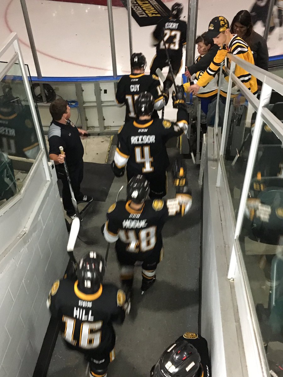 GuntonK's tweet photo. Game time! https://t.co/yBgNRGe7Jw