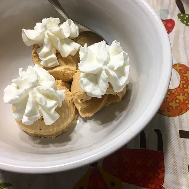 AnnaHCreative's tweet photo. Who needs pie? Pumpkin Spice @hardscoopspirits in my bowl tastes like Thanksgiving. #hardscoopspirits #pumpkinspiceseason #yum https://t.co/wAk2TnTKxA https://t.co/2CIhBX2Irt