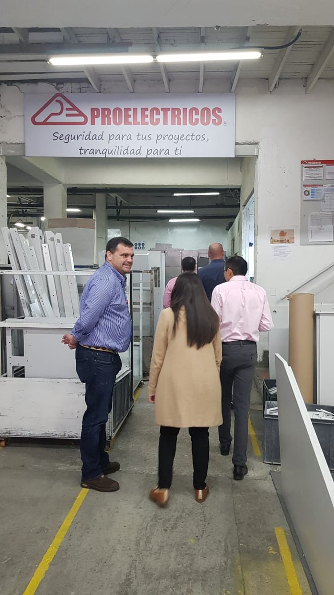 GabrielGomezA's tweet photo. .@Colombia debe profundizar y desarrollar los acuerdos comerciales suscritos y por eso @PROCOLOMBIACO en el marco de la rueda de negocios #ACE72 acompañó a compradores del @mercosur a conocer la oferta colombiana de material eléctrico #UnidosEsMásFacíl https://t.co/Xy54fGmK8M