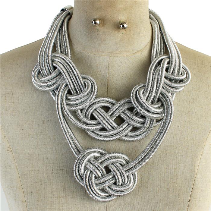 ShopTwo86's tweet image. The Lina Necklace 
shoptwo86.com
#BoldandBeautiful #Accessories #fashionjewelry #necklaces