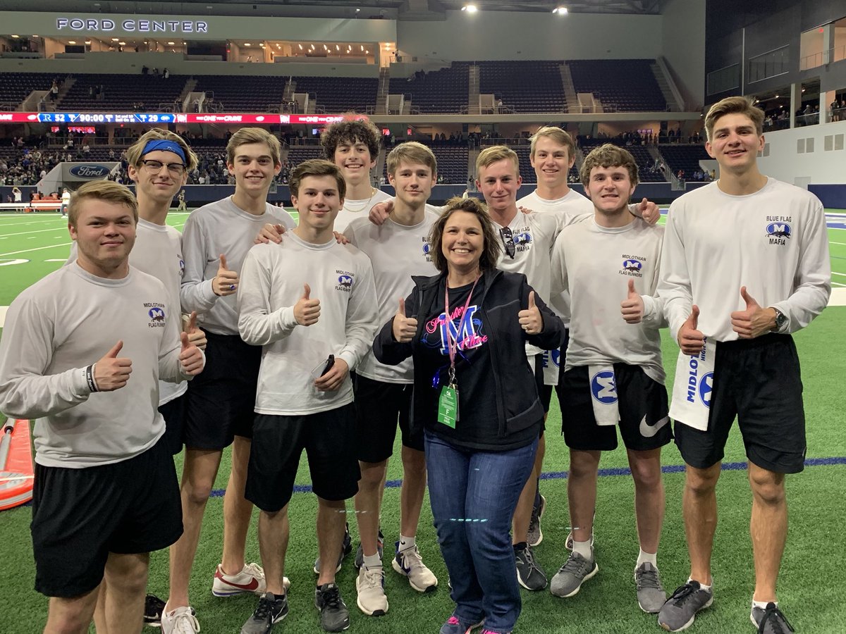 MHS_Flagrunners's tweet photo. Another successful season of flagrunning is in the books. https://t.co/dt53kJNnzE