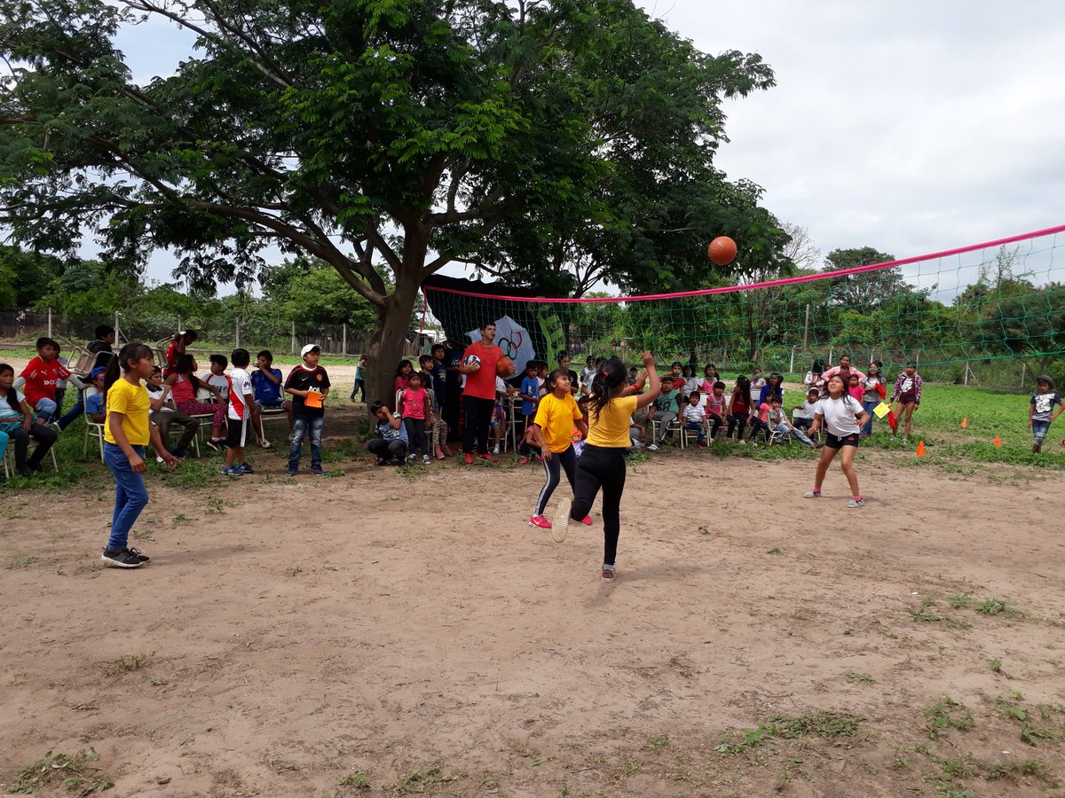 TiagoDegoy's tweet photo. Asi se vivio... olimpiadas <3 @fguillesaavedra @larubita70 @aniberruezo @patriciapinasco @AlancayDel @artydance23 @UrtubeyJM #CPPS #MareaAzulDeporteyRecreación #Tartagal #lapachouno4804 #ESA https://t.co/4v2AXkxgZf