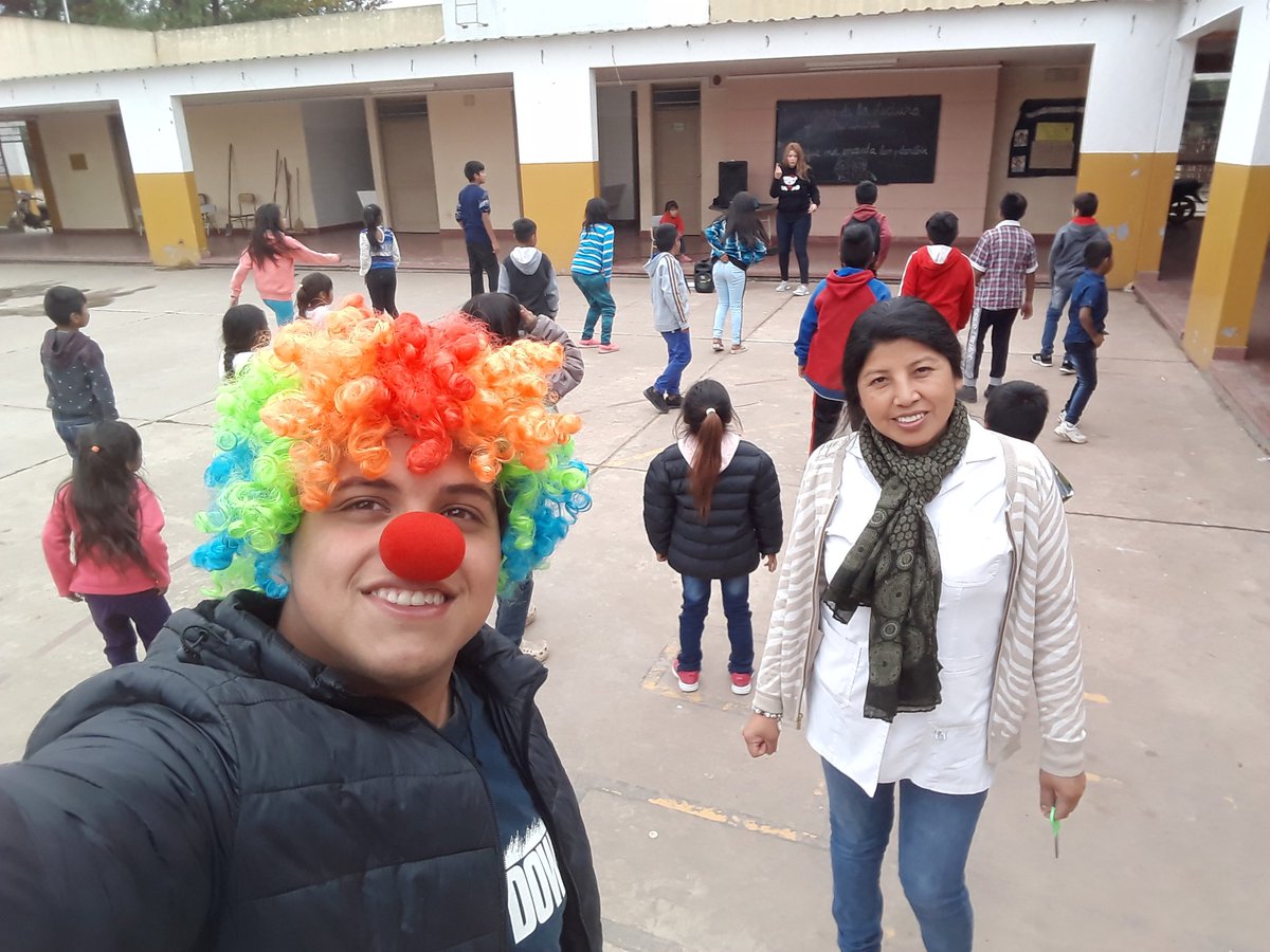 TiagoDegoy's tweet photo. Articulando con ritmo <3 @UrtubeyJM @fguillesaavedra @aniberruezo @patriciapinasco @AlancayDel @artydance23 @larubita70 #MareaAzulDeporteyRecreación #Tartagal #CPPS #ESA #lapachouno4804 https://t.co/Wqu9OYWiP8