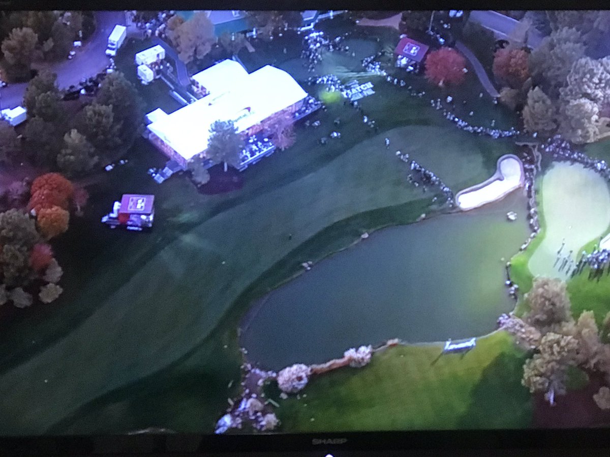 abc7rob's tweet photo. Friday night lights! #TigerVPhil #TheMatch https://t.co/0kZ82xdW6G