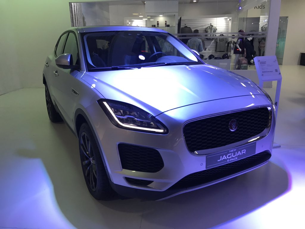 Chacontweet's tweet image. Muy completa la nueva Jaguar E-Pace, creo que la veremos bastante en la calle 👍
.
.
#jaguar #siab #jaguarepace #siab2018 #ledlights #epace #virtualcockpit