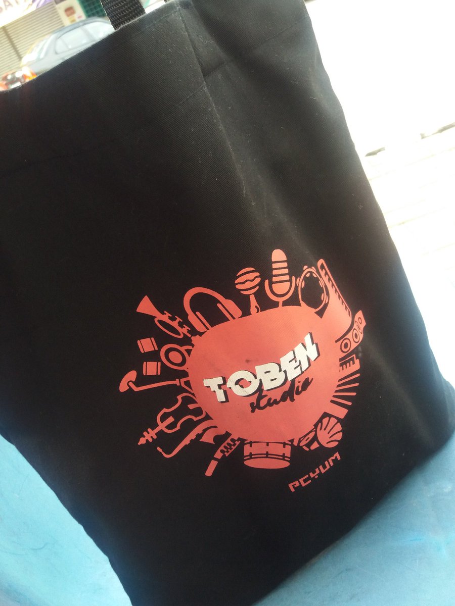 acymrkie's tweet photo. Im bringing this two bag with me 😅🤣 #HappyChanyeolDay #Pcy27thbday ♥️ https://t.co/lzUZcO2P8G