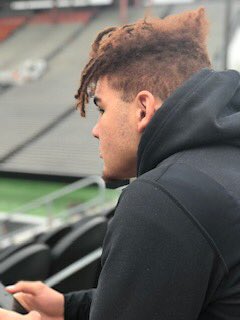 KeithBrown2121's tweet photo. Keith Brown 2021 6’2 220 LB/RB LHS Lebanon Or #21
@PlayBookAthlete 
Thank you Oregon State for inviting me to the civil war game and for my first D1 offer! @Coach_Smith https://t.co/W1u1VmfqE5