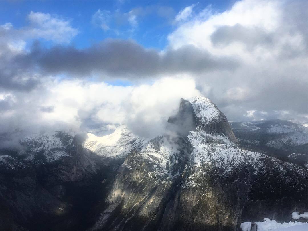 YosemiteNPS's tweet image. Yosemite weather can vary substantially by elevation. The Thanksgiving Day storm decorated Glacier Point and Half Dome with snow while falling as rain in Yosemite Valley.
(Glacier Point Road is closed due to conditions, but the hiking trails are still open.)