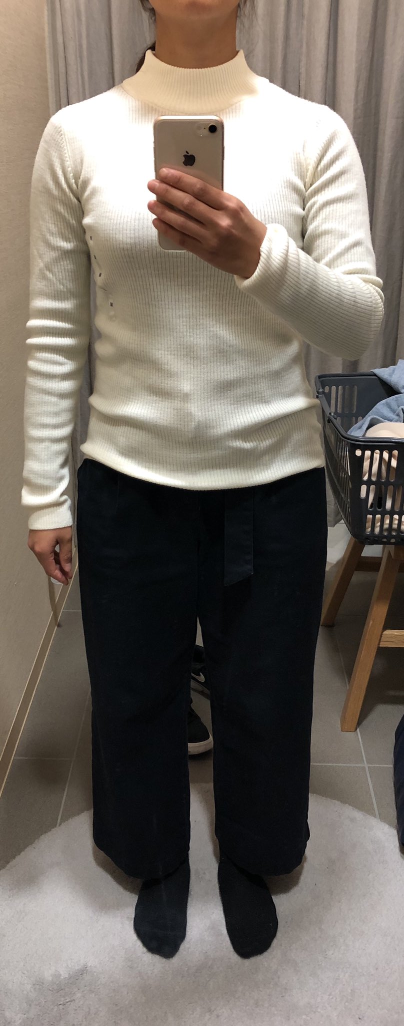 Halco 153cm骨格ストレートが無印の洗えるハイネックセーターを試着してみた タートルネックだと首骨折したみたいになるからやはりハイネックの方が良い 首がチクチクしない とだけあってチクチクしなかった 生地はやわらかめ Halco 153cm骨格ストレートが無印の洗えるハイネックセーターを試着してみた タートルネックだと首骨折したみたいになるからやはりハイネックの方が良い 首がチクチクしない とだけあってチクチクしなかった 生地はやわらかめ