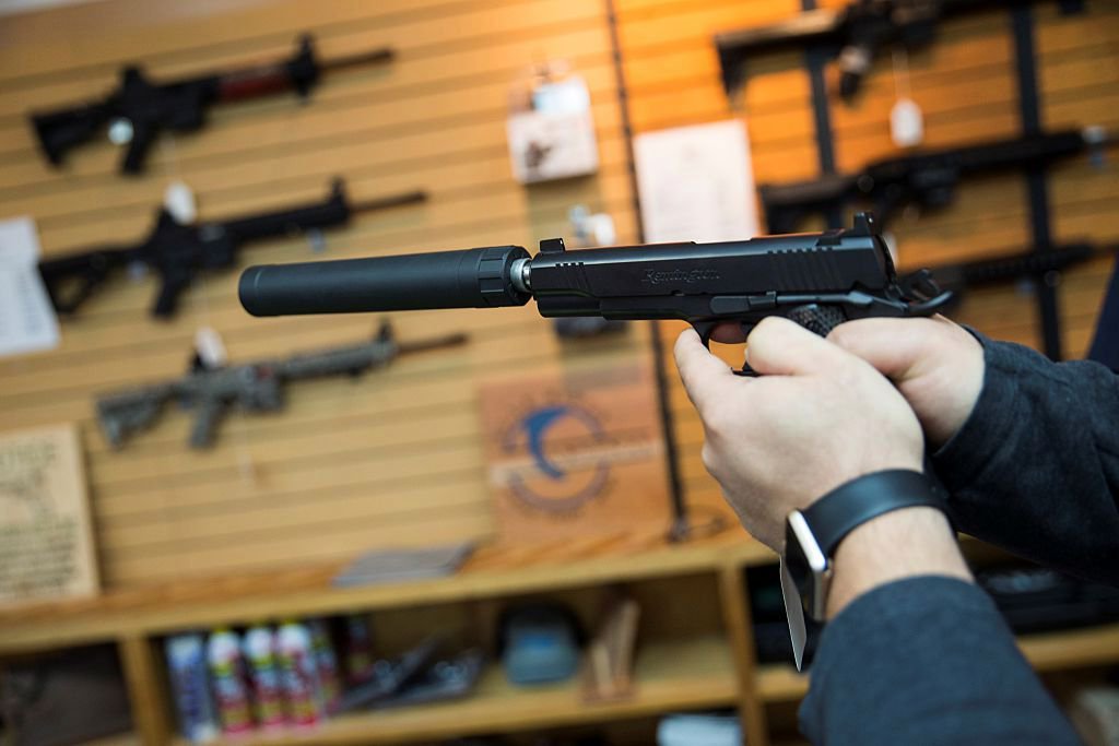 thinkprogress's tweet image. Romaine lettuce is too dangerous to be in stores, but guns are still available 24 hours per day bit.ly/2PPZE1z