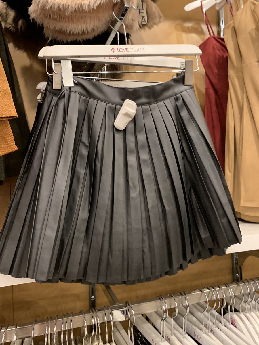 Its been ten years? And I still shop and notice dress for less for Demi clothes. 😂