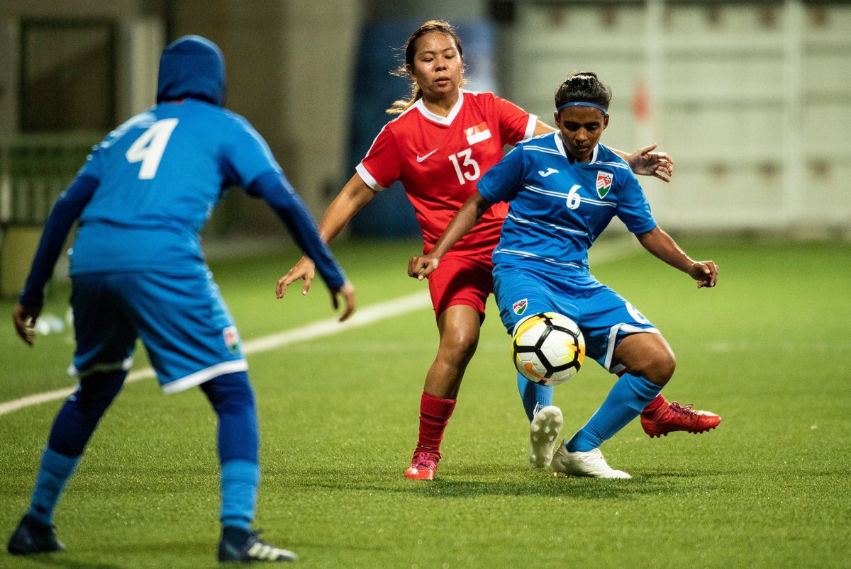 rpwst's tweet photo. Our trio of alumni, Ernie Sulastri, Noor Kusumawati Rosman and Sit Rosnani, in national colors against Maldives yesterday at Jalan Besar Stadium. Singapore won 1-0.

Photos: FAS https://t.co/lEEBjUe5nT