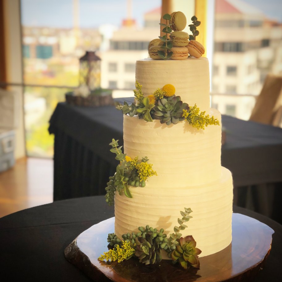 A beautiful wedding cake for a beautiful couple. 
#thepantrykc #weddingcakes #kcweddings #kcweddinginspiration