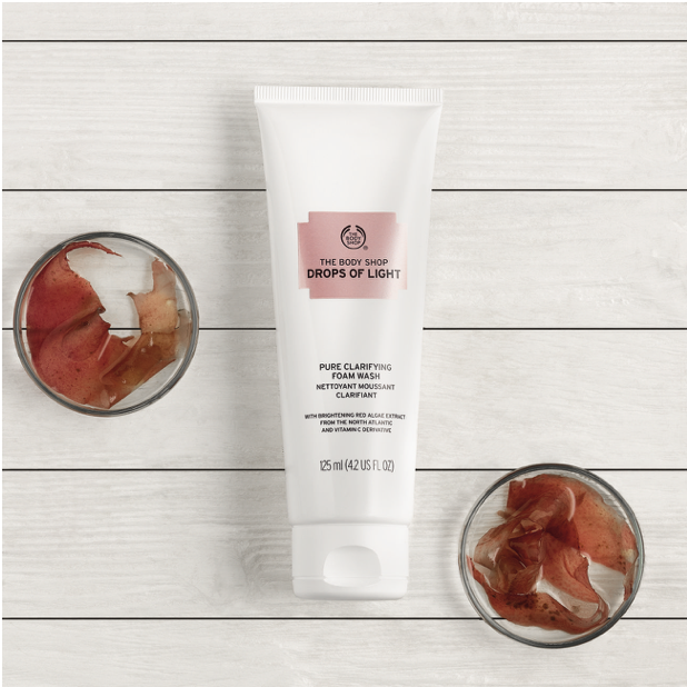 TheBodyShopIND's tweet photo. Who’s in need of some skin brightening?
Pave your way to luminous and healthier looking skin with our Drops of Light range. It’s all you need to shine this wedding season.
#DropsOfLight #HelloHappySkin https://t.co/yRkKJ37Co5