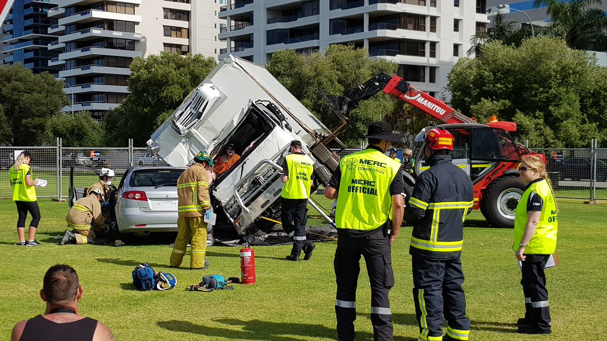 ausgoldindustry's tweet photo. Northern Star Resources' Jundee #EmergencyResponse team had everything under control in today's Road Crash scenario at @MERCinPerth. Come down to Langley Park to see other @ausgoldindustry members compete! #mercinperth #merc2018 #ERT #gold #goldmining https://t.co/bf9cFZkHU0